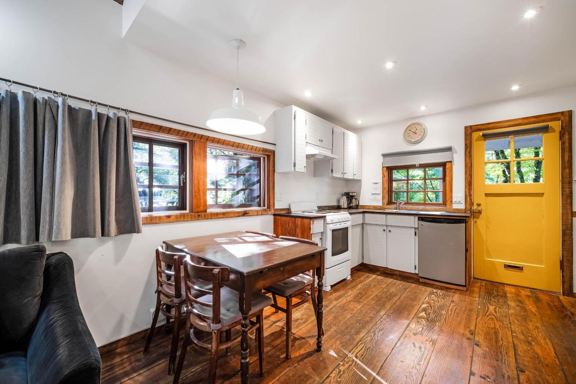Sunwolf Riverside Cabins Brackendale Bagian luar foto