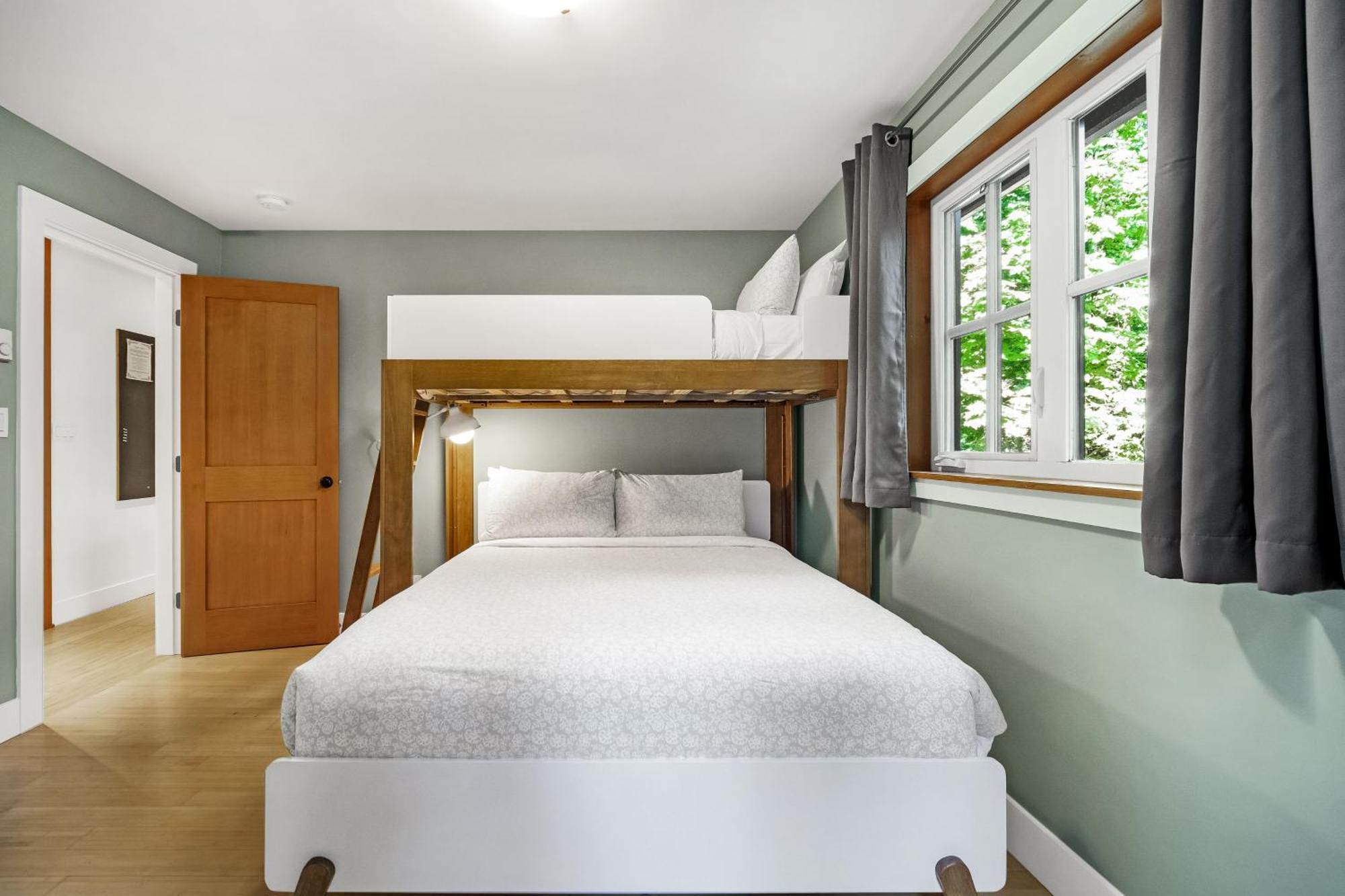 Sunwolf Riverside Cabins Brackendale Bagian luar foto