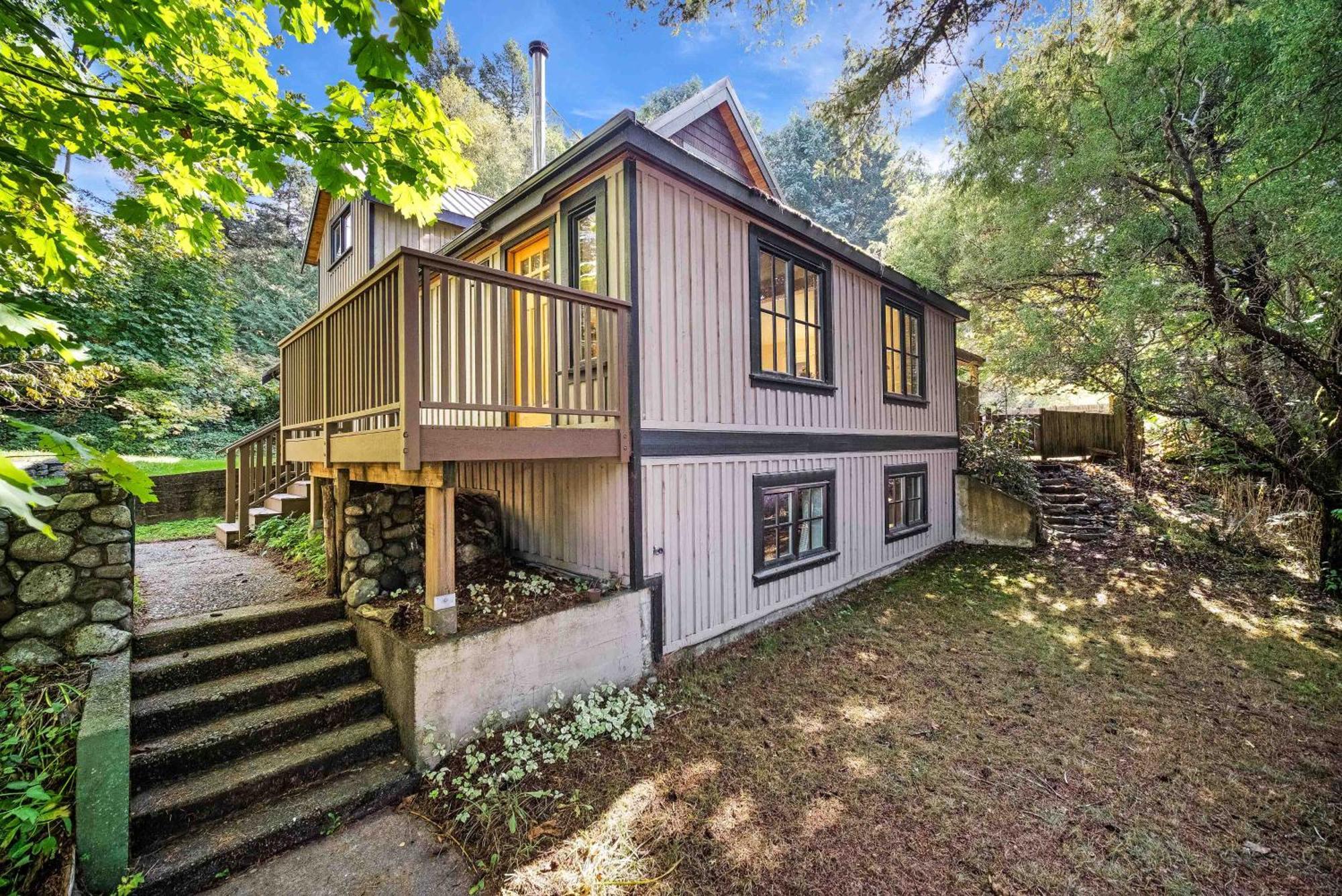 Sunwolf Riverside Cabins Brackendale Bagian luar foto