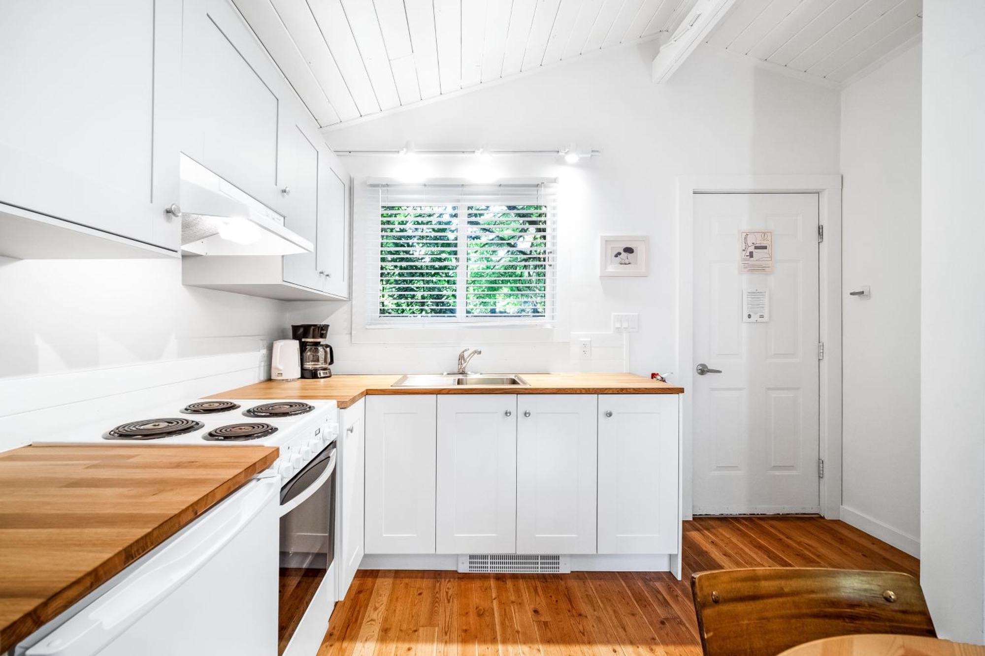 Sunwolf Riverside Cabins Brackendale Bagian luar foto