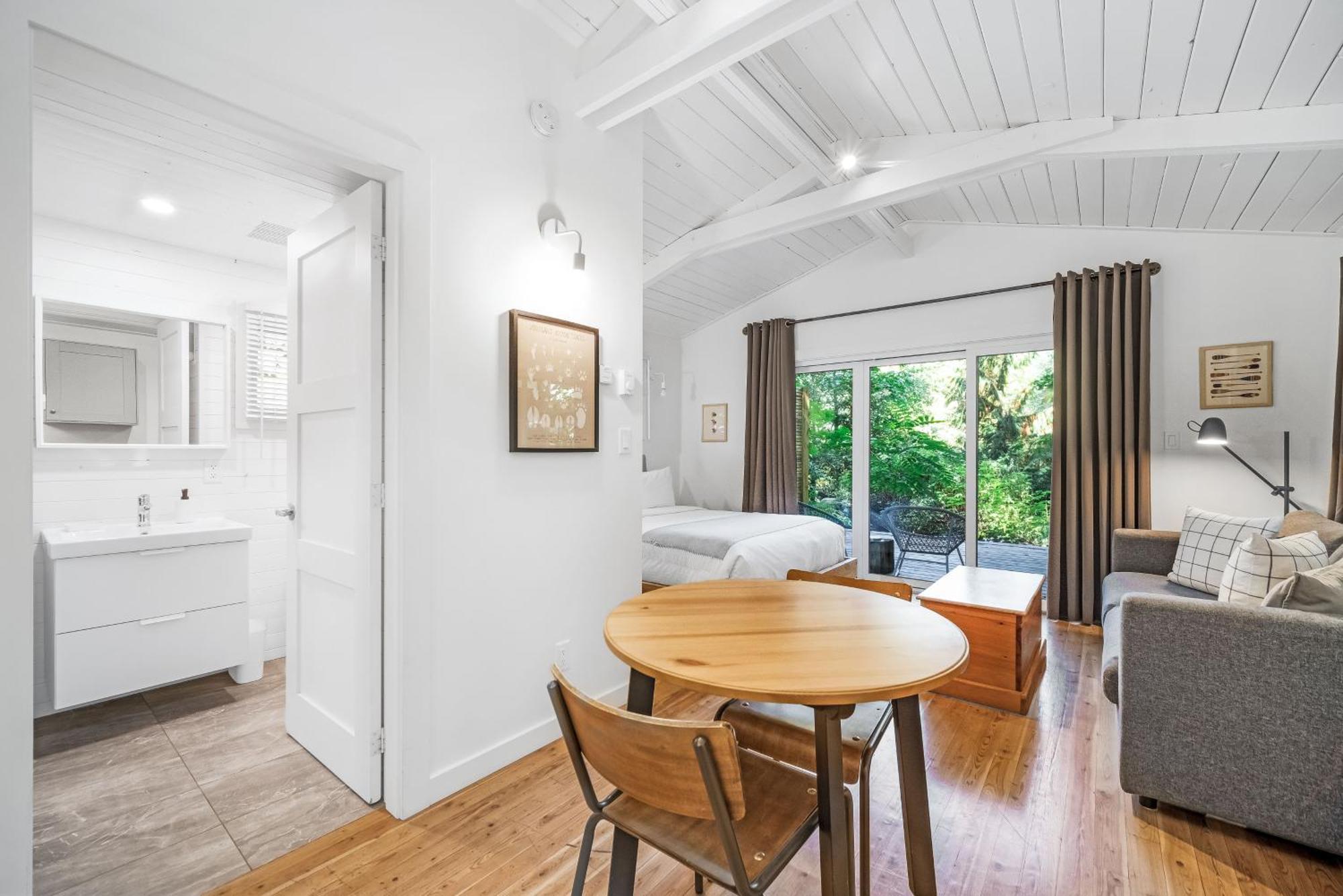 Sunwolf Riverside Cabins Brackendale Bagian luar foto